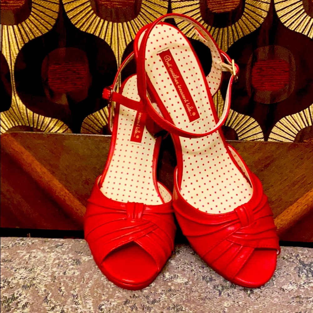 BAIT red heels EUC size 9